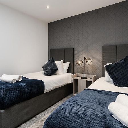 Victoria Home - 2 Bedroom Wi-Fi Parking Workers Hyde Esterno foto