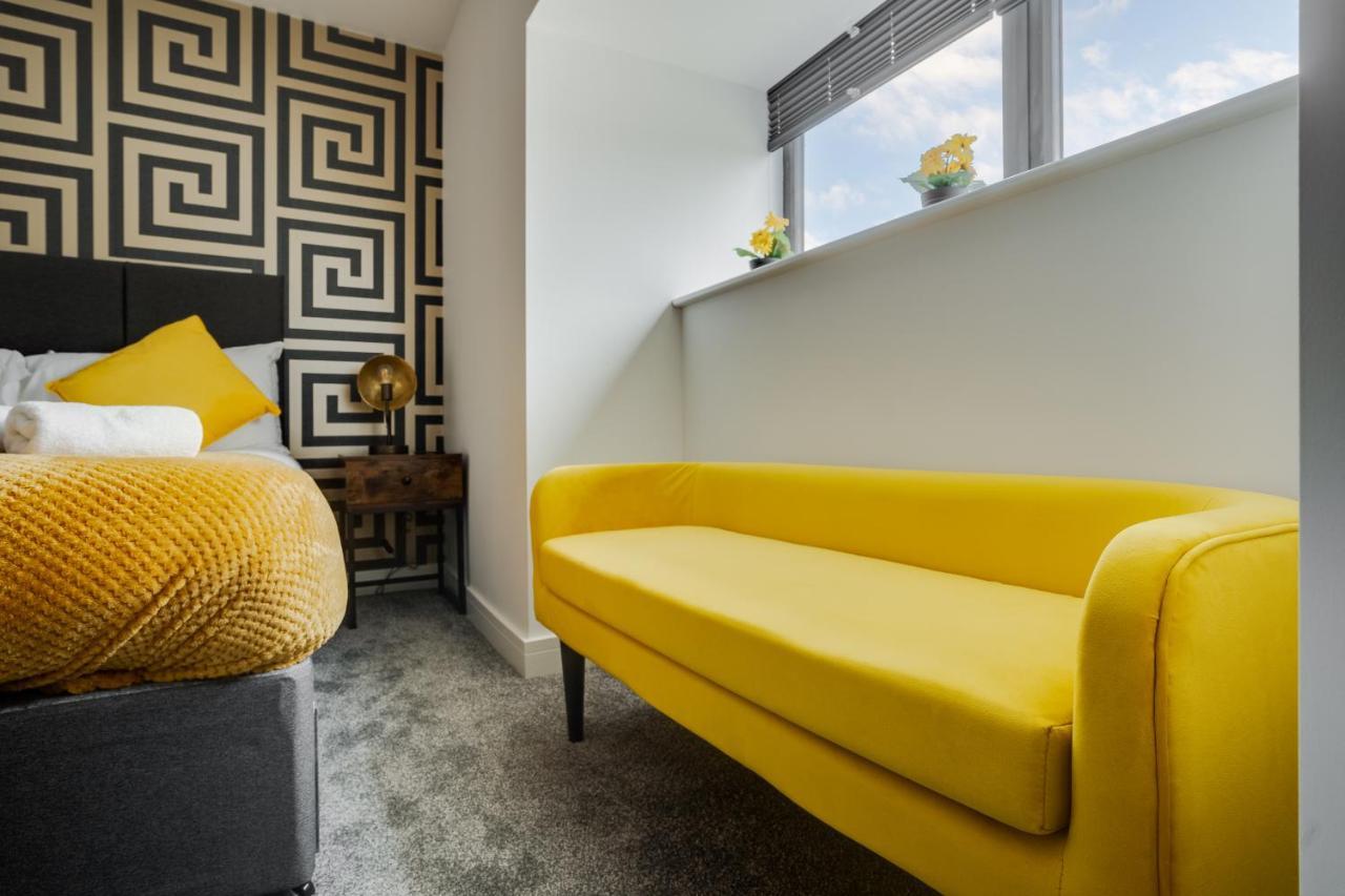 Victoria Home - 2 Bedroom Wi-Fi Parking Workers Hyde Esterno foto