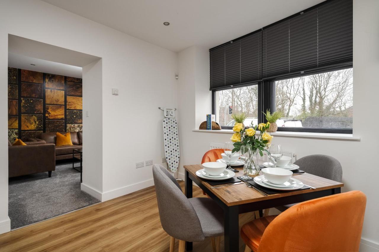 Victoria Home - 2 Bedroom Wi-Fi Parking Workers Hyde Esterno foto