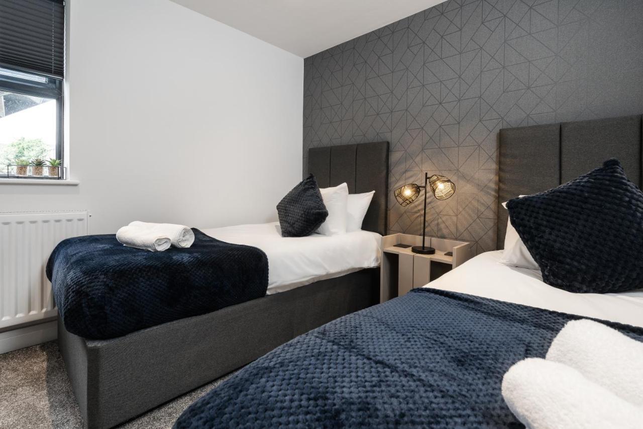 Victoria Home - 2 Bedroom Wi-Fi Parking Workers Hyde Esterno foto