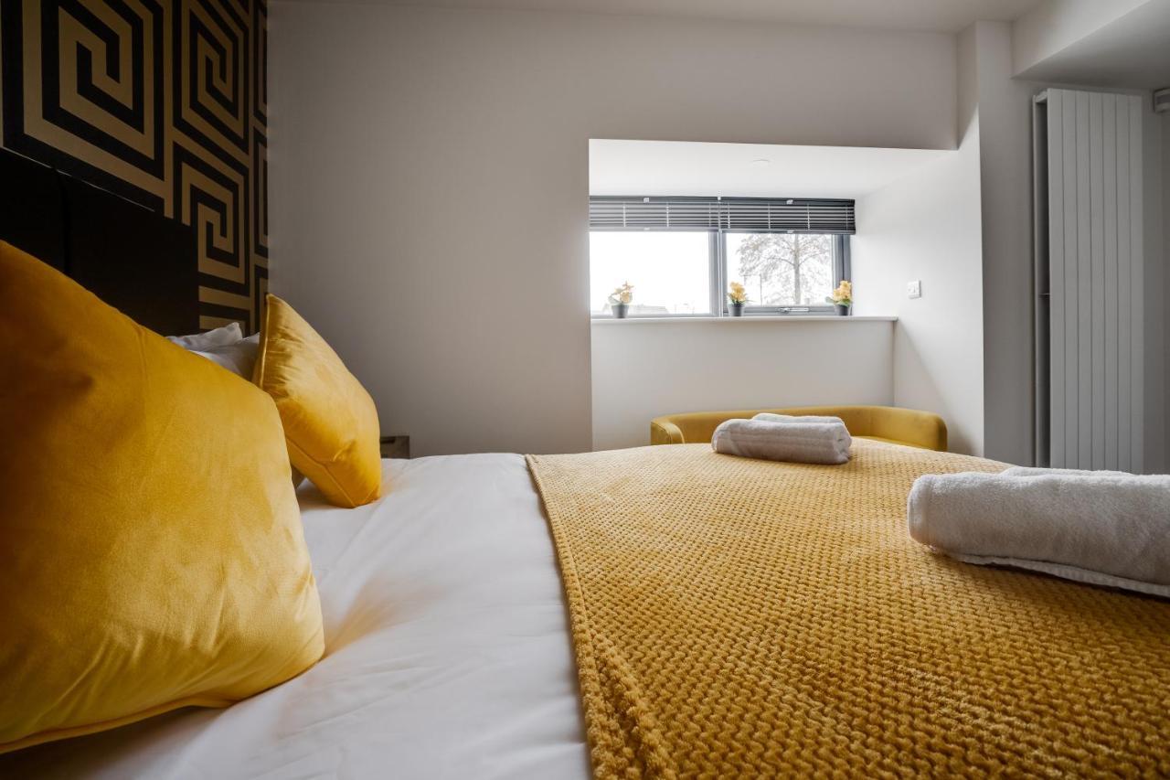 Victoria Home - 2 Bedroom Wi-Fi Parking Workers Hyde Esterno foto
