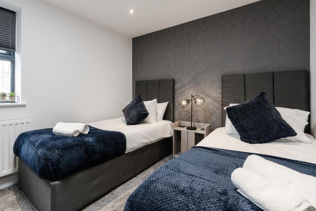 Victoria Home - 2 Bedroom Wi-Fi Parking Workers Hyde Esterno foto