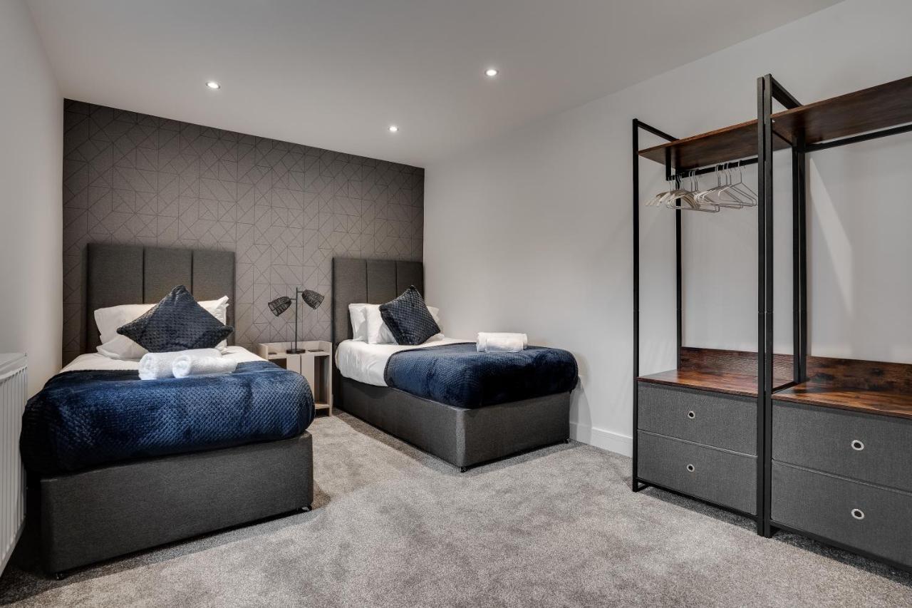 Victoria Home - 2 Bedroom Wi-Fi Parking Workers Hyde Esterno foto